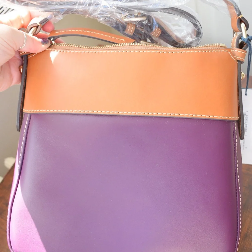NWT Dooney & Bourke Purple and Tan Wexford leather Crossbody Bag and dust pouch - Picture 4 of 11